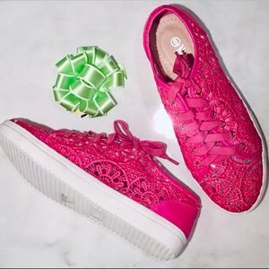 🆕 NIB 💕 Lace Sneakers